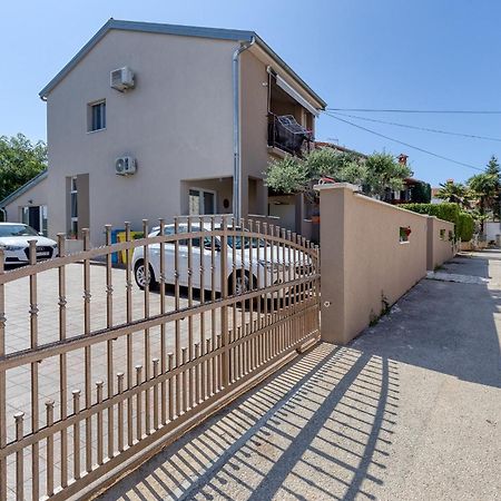 Runa With Terrace Porec Bagian luar foto