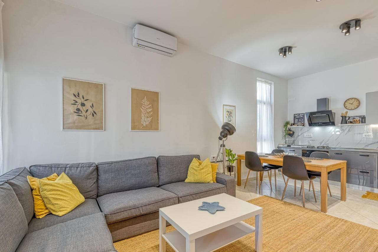 Runa With Terrace Porec Bagian luar foto