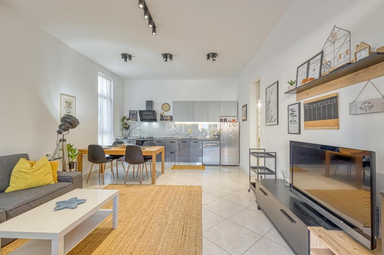 Runa With Terrace Porec Bagian luar foto