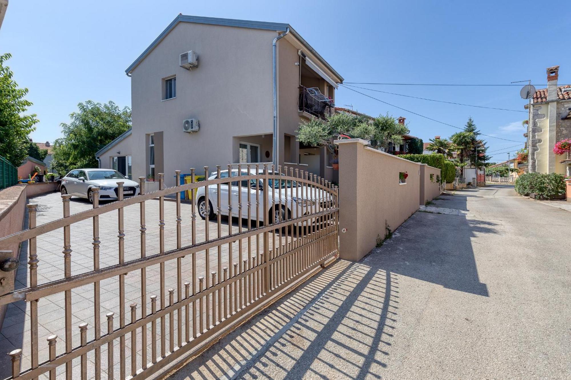 Runa With Terrace Porec Bagian luar foto