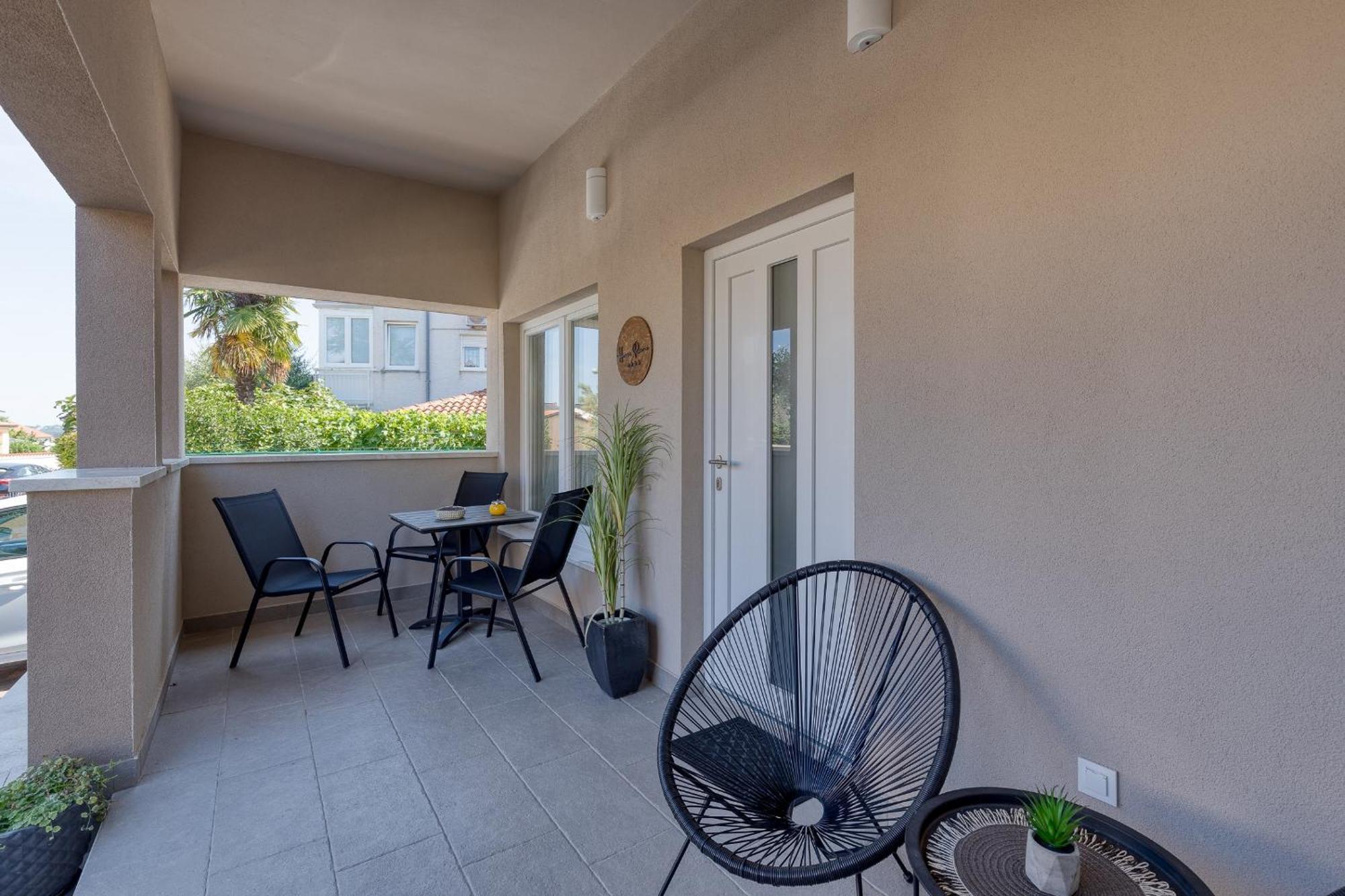 Runa With Terrace Porec Bagian luar foto